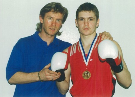 Михаил Козловский и его бронзовый медались "Золотых Перчаток" США 2000 и 2001 Юрий Форман