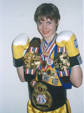 Джил Эмери - 4-х кратная чемпионка "Золотых Перчаток" Нью-Йорка (2000, 2001, 2002, 2003), чемпионка "Золотых Перчаток" США 1999