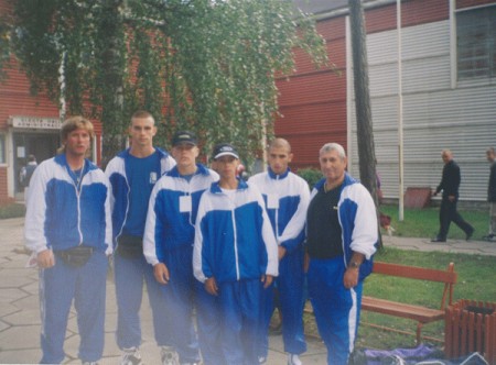 Михаил Козловский (слева) и его серебренный медалист Европы 1998 Роман Гринберг (второй слева)