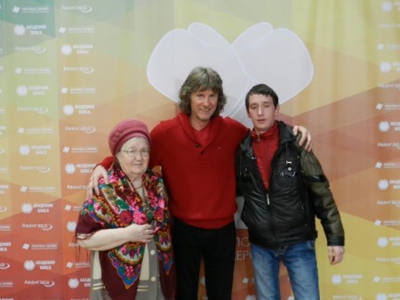 Михаил Козловский с мамой и племянником.