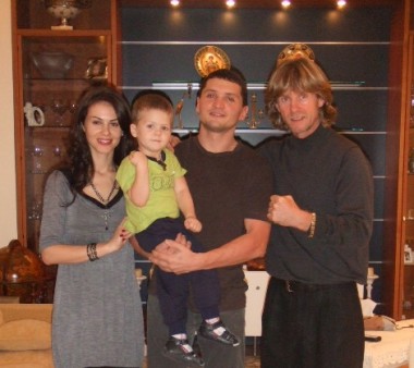 С Тимофеем Кургиным, его женой, Лилианой и сыном, Димой.